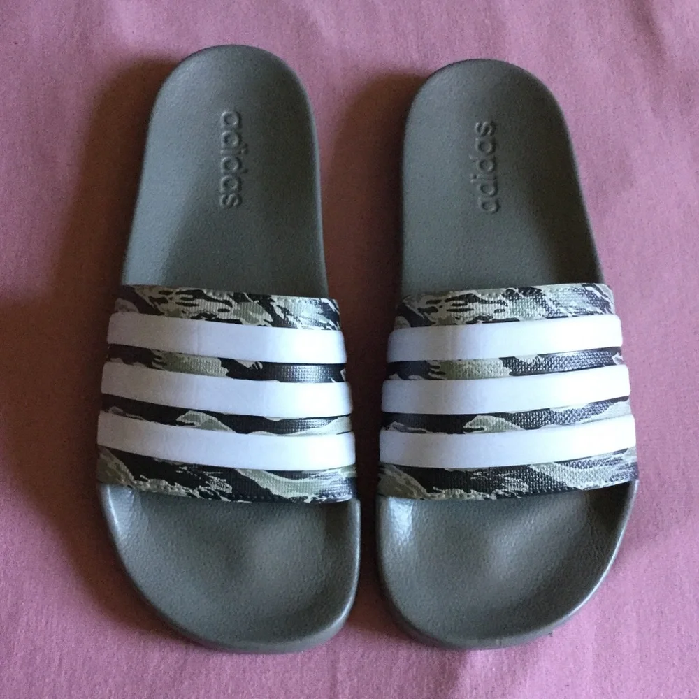 Adidas Adilette Cloudfoam camo shower slides NWOT